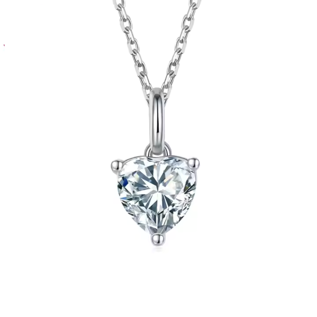 Punto Luce Moissanite Cuore su Argento 925